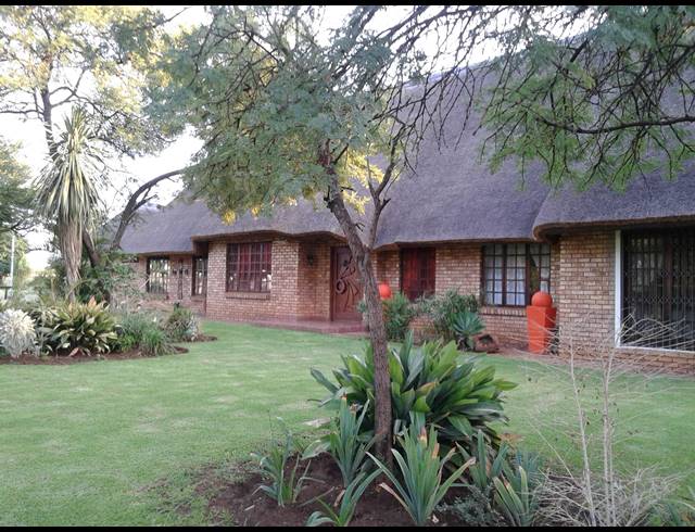 5 BEDROOM FREEHOLD FOR SALE IN HARTEBEESHOEK